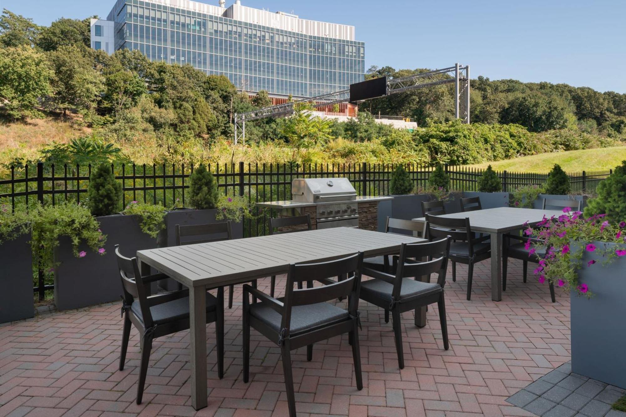 Residence Inn By Marriott Boston Waltham Bagian luar foto