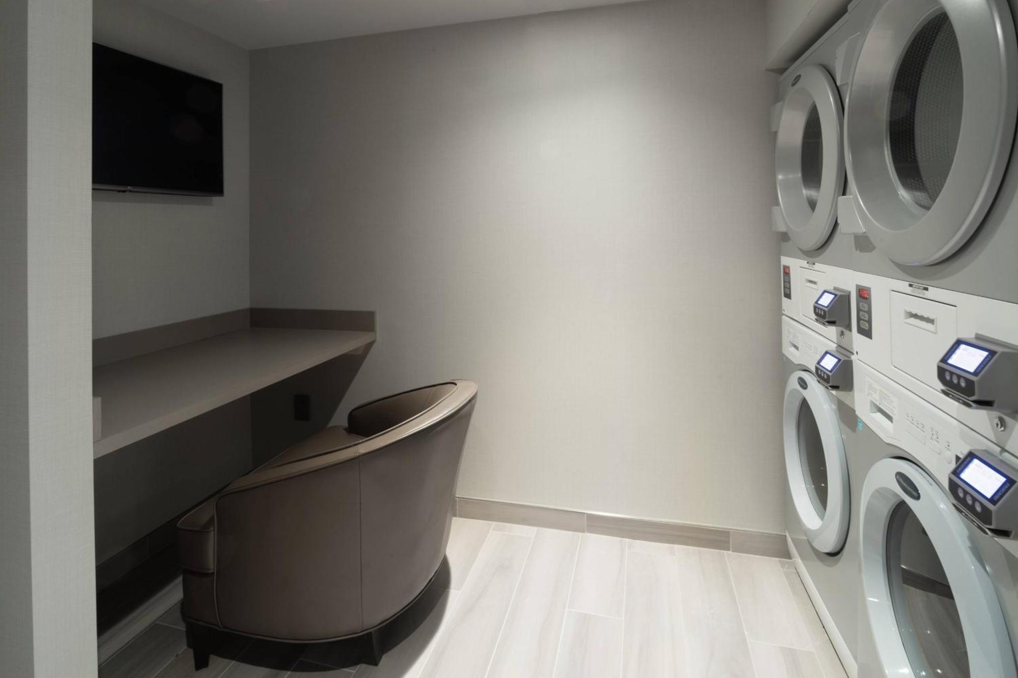 Residence Inn By Marriott Boston Waltham Bagian luar foto